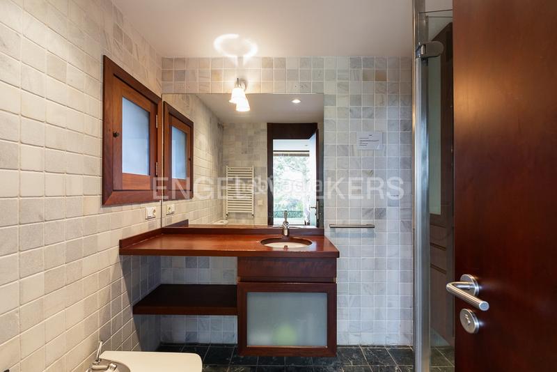 Foto 4d73627d-829f-47b9-af0f-b2177ba47d30. Casa gran propiedad contemporánea con piscina en torre en conill en Bétera