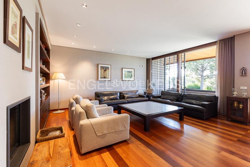 Foto 58559e3b-f588-4762-9fed-78c8a29fc7b0. Casa gran propiedad contemporánea con piscina en torre en conill en Bétera