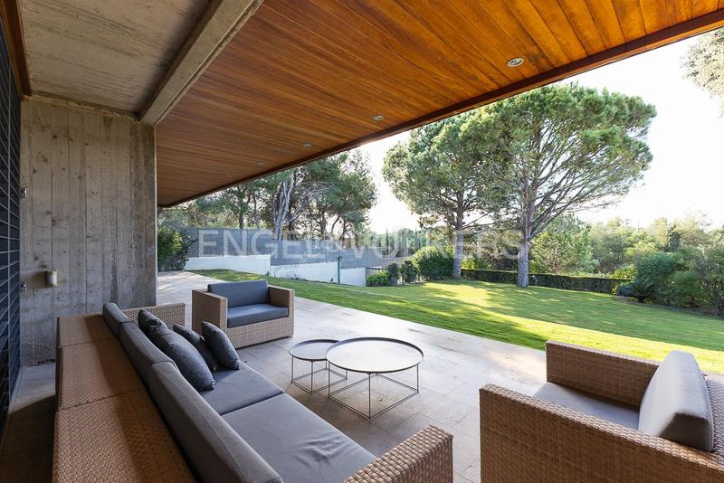 Foto 77f7b38b-3593-4d8b-8ea7-67fb336ad612. Casa gran propiedad contemporánea con piscina en torre en conill en Bétera