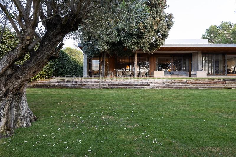Foto 7e6c50e8-7daa-42a9-899b-ca98f934a06d. Casa gran propiedad contemporánea con piscina en torre en conill en Bétera