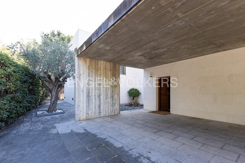 Foto 92f2fe75-1a37-4b60-8aac-29a9b27aef7e. Casa gran propiedad contemporánea con piscina en torre en conill en Bétera