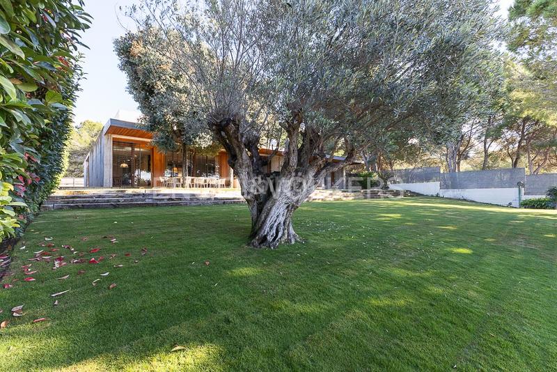Foto 942f27d0-b2ed-4cd2-a527-035054239ca7. Casa gran propiedad contemporánea con piscina en torre en conill en Bétera