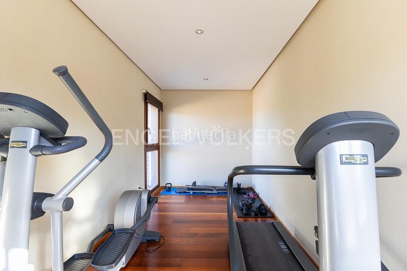 Foto 9d73c281-b3ec-4d2e-8c2d-a9a46bb291ad. Casa gran propiedad contemporánea con piscina en torre en conill en Bétera