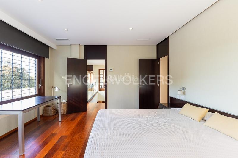 Foto a592e10e-a35f-4655-ac1b-b0089af9e562. Casa gran propiedad contemporánea con piscina en torre en conill en Bétera