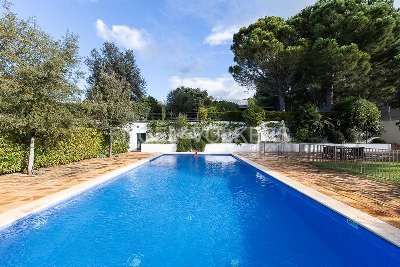 Foto d19618aa-6f4b-46df-953a-964cfef58cda. Casa gran propiedad contemporánea con piscina en torre en conill en Bétera