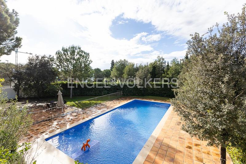 Foto d1aedfd8-de36-4e0e-8b5d-9212bd6a17a1. Casa gran propiedad contemporánea con piscina en torre en conill en Bétera