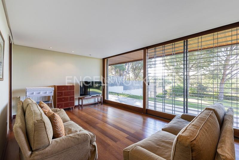 Foto d723dfe5-5b41-4602-a331-83dac520481e. Casa gran propiedad contemporánea con piscina en torre en conill en Bétera