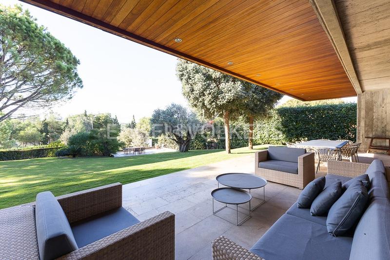 Foto fc413647-a743-4c91-9fb1-8cb7374eb46c. Casa gran propiedad contemporánea con piscina en torre en conill en Bétera