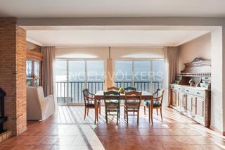 Maison à Las Atalayas-Urmi-Cerro Mar. Impresionante chalet independiente con vistas panorámicas al mar