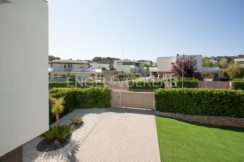 Foto 01f8e52d-e39e-4afa-a836-27c4f88160dd. House with heating parking pool in El Bosque Chiva