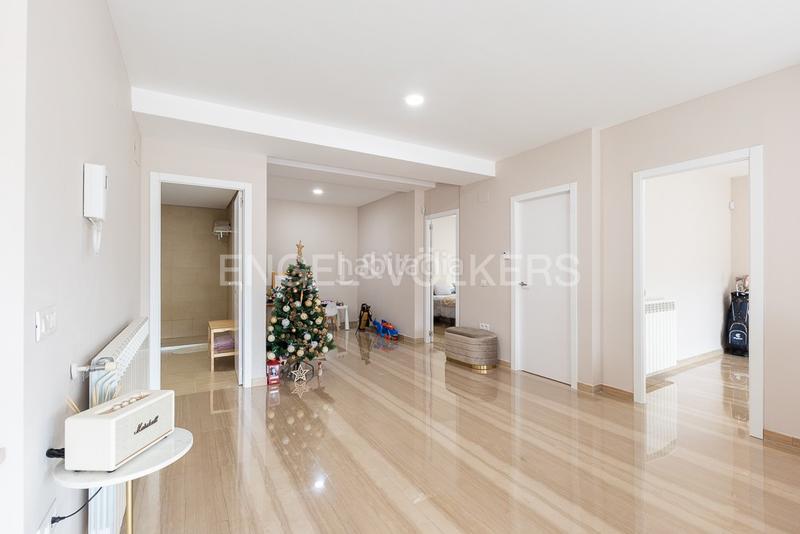 Foto 449a0aae-49da-458d-8dc4-256a9a3ed3c6. House with heating parking pool in El Bosque Chiva