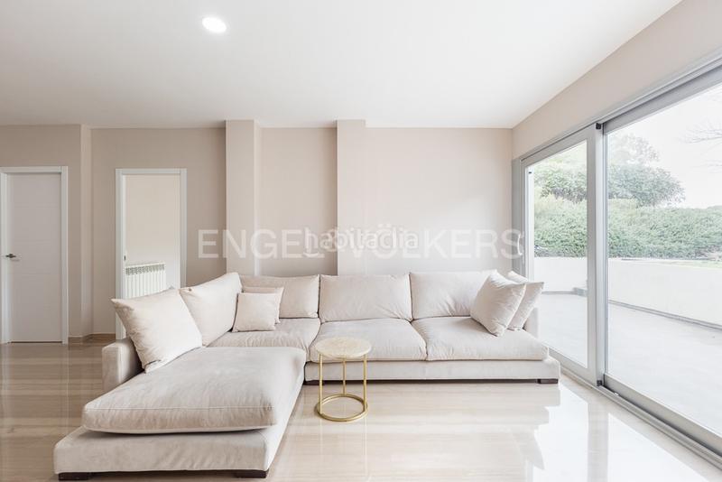 Foto 7320e579-ed63-4148-9a92-fe5f4c06d822. House with heating parking pool in El Bosque Chiva