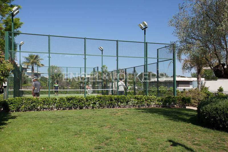 Foto cdccaf16-87b4-4fd2-b476-b3bb2db47510. House with heating parking pool in El Bosque Chiva