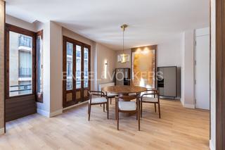 Apartament  Navellos. Vivienda con reforma a estrenar y balcón