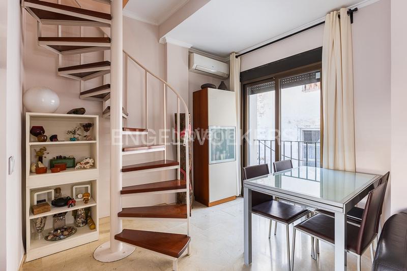 Foto 14f6bcce-699b-45f0-b3e5-5b722988f0eb. Ático  dúplex con dos terrazas en El Mercat Valencia