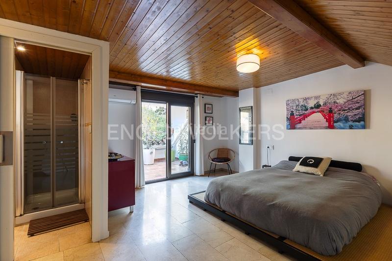 Foto c9ee10e9-f78f-48de-86cc-d788652d4e72. Ático  dúplex con dos terrazas en El Mercat Valencia