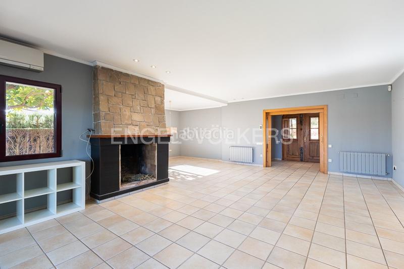 Foto 425a0ad4-e13a-49ef-9748-1e81efe18694. Casa amb calefacció aparcament piscina a La Conarda Pobla de Vallbona (la)