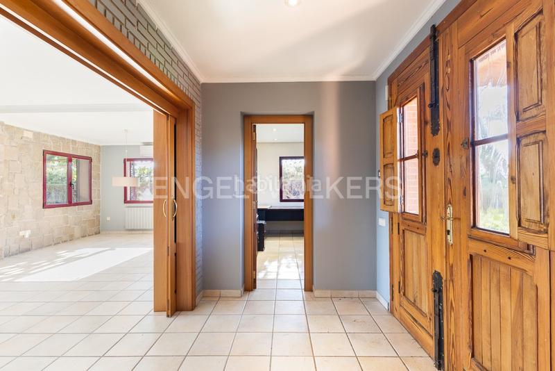 Foto 538c3e4d-ba77-4dcf-9205-9af18f92bef8. Casa amb calefacció aparcament piscina a La Conarda Pobla de Vallbona (la)