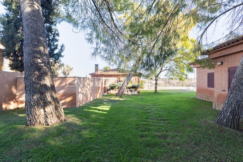 Foto 59fa8563-4494-4cb2-9645-dbfca1ec521a. Casa amb calefacció aparcament piscina a La Conarda Pobla de Vallbona (la)