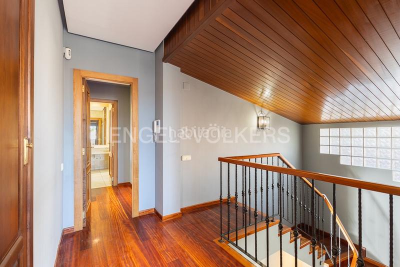 Foto 65695b6e-c5e2-43df-ab6d-884de56cc0e1. Casa amb calefacció aparcament piscina a La Conarda Pobla de Vallbona (la)