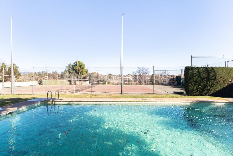 Foto 8492a790-a9ea-4a9a-89d8-ea2d199d0ca8. Casa amb calefacció aparcament piscina a La Conarda Pobla de Vallbona (la)