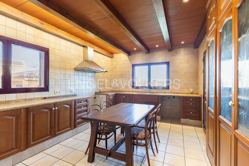 Foto 854df684-b947-4b8d-b73b-d8c9db6c65ac. Casa amb calefacció aparcament piscina a La Conarda Pobla de Vallbona (la)