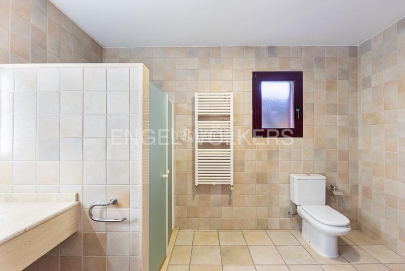 Foto 86bc42e9-fed7-4aae-a2ba-fbfab08450cd. Casa amb calefacció aparcament piscina a La Conarda Pobla de Vallbona (la)