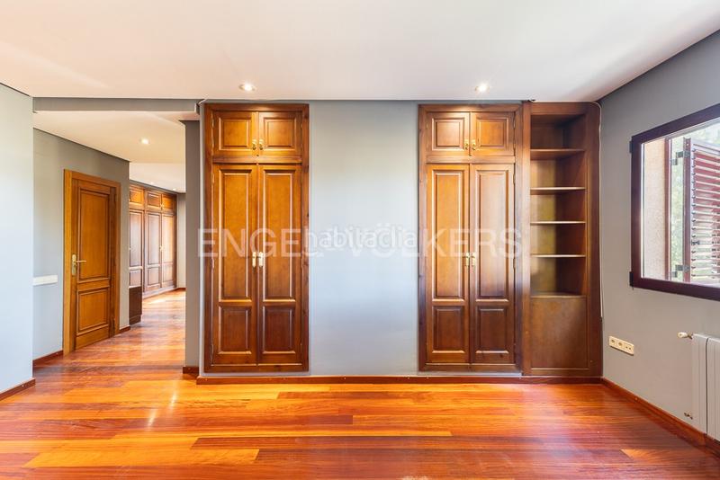 Foto 9d7101dc-d71d-4249-8931-bc7be3e244bc. Casa amb calefacció aparcament piscina a La Conarda Pobla de Vallbona (la)