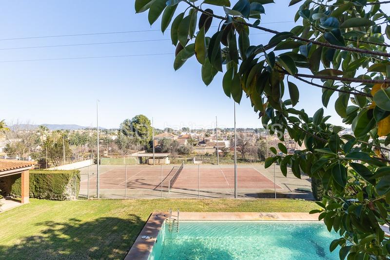 Foto be5723fd-eb1e-4b0e-bf47-6678e6b64499. Casa amb calefacció aparcament piscina a La Conarda Pobla de Vallbona (la)