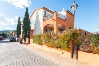 Maison à Las Atalayas-Urmi-Cerro Mar. Unifamiliar en zona residencial.