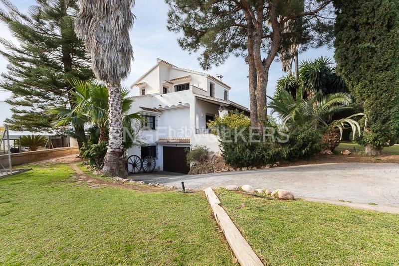 Foto 5e772916-5fa0-4ed9-bab1-c25958399789. Haus mit heizung parking pool in Los Pinares-La Masia Bétera
