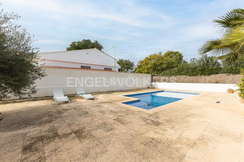 Foto 65d312fa-d571-42b8-8cbf-36214a33db6a. Haus mit heizung parking pool in Los Pinares-La Masia Bétera