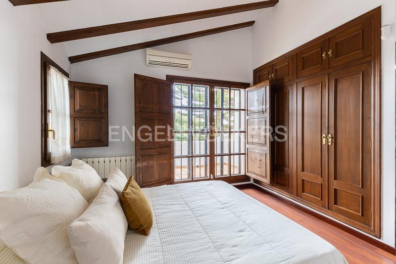 Foto ce7b8870-ccb4-40b8-a0a2-5b56f717e153. Haus mit heizung parking pool in Los Pinares-La Masia Bétera