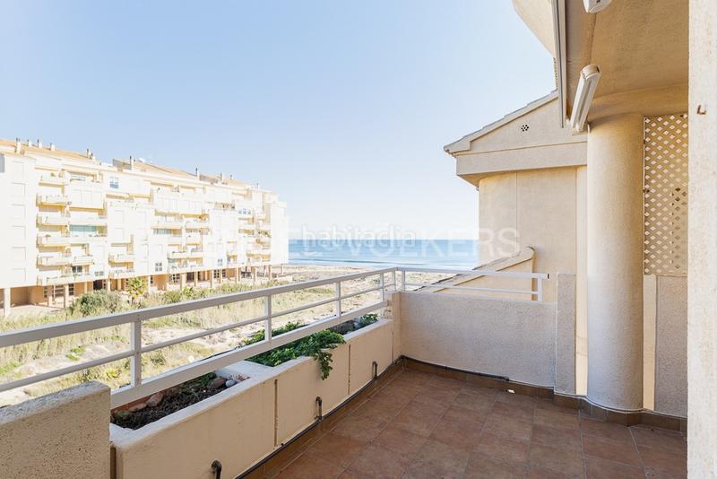 Foto 09ec6cdc-6b6e-42f0-991c-1d7e37be6608. Appartement mit heizung parking pool in El Perellonet Valencia