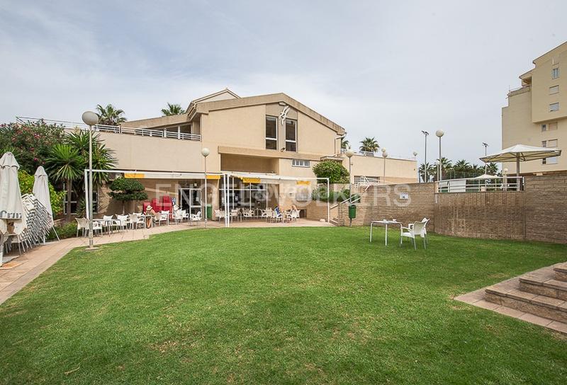 Foto 3de9c06d-bbf7-44ff-8ece-31b63266bb08. Appartement mit heizung parking pool in El Perellonet Valencia