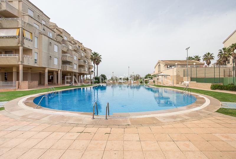 Foto 4732674b-441d-43bd-97d1-e49dc44b404b. Appartement mit heizung parking pool in El Perellonet Valencia