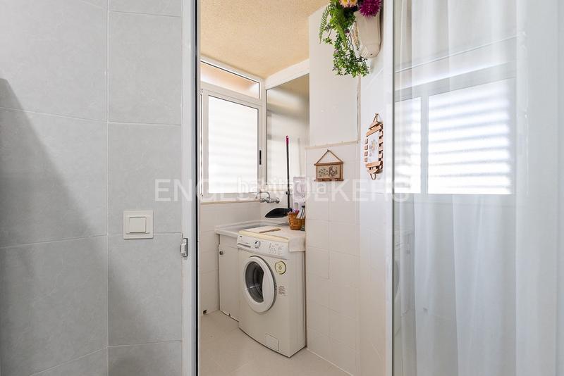 Foto 99eaf67c-a54b-4cec-93da-9bd2399bba32. Appartement mit heizung parking pool in El Perellonet Valencia