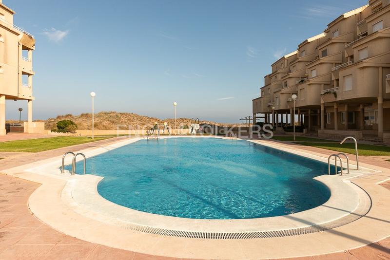 Foto ab7a23cf-3a83-47b1-9db5-4a50115e9394. Appartement mit heizung parking pool in El Perellonet Valencia