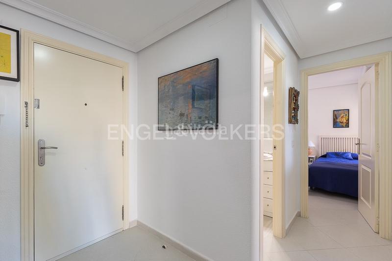 Foto cb0d622c-f9d6-430d-b34a-ee359d174694. Appartement mit heizung parking pool in El Perellonet Valencia