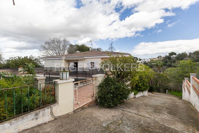 Foto 57ef5810-f468-4269-9f63-8be77d3623e0. Casa unifamiliar en una planta con garaje, jardín y piscina en el respirall en Alzira