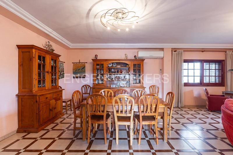 Foto 931e747f-5903-48f9-b9bb-7a5a962aac47. Casa unifamiliar en una planta con garaje, jardín y piscina en el respirall en Alzira