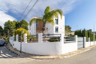 Casa a Vilamarxant. Lujo mediterráneo en villamarchante villa con piscina privada