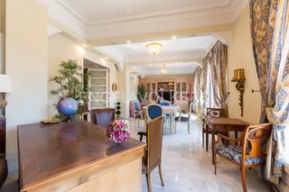 Apartament  Marques de sotelo. Exclusiva propiedad con terraza en edificio histórico monumental
