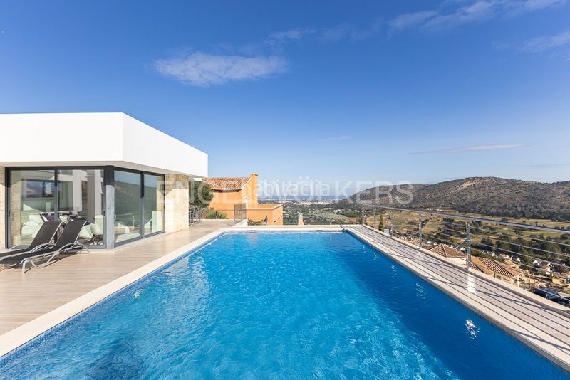 Foto 9f25b7c4-9e5c-4453-9dec-ef34bfb66b7d. Casa amb calefacció piscina a Pedreguer
