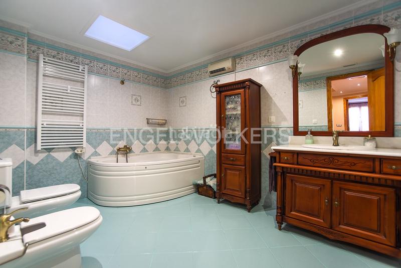 Foto 3c60f590-6b2a-467f-ba86-f9eaa33a991e. Casa amb calefacció a Avenida Alemania-Italia Villarreal / Vila - real