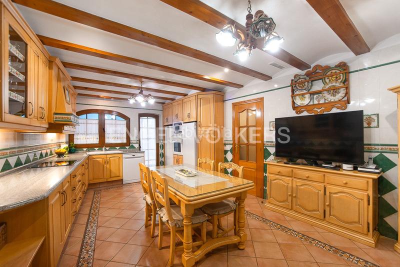 Foto 770a0fe9-ed98-4f4f-a1f6-cf383c581894. Casa amb calefacció a Avenida Alemania-Italia Villarreal / Vila - real