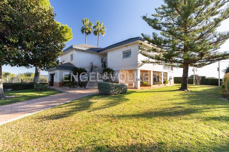 Foto 6f33112d-a273-4084-bf3e-ae848543b207. Location maison avec chauffage parking piscine dans Torrent