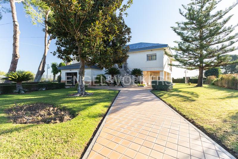 Foto d942339c-59a3-43ec-bc07-bd2f4ca3128d. Location maison avec chauffage parking piscine dans Torrent