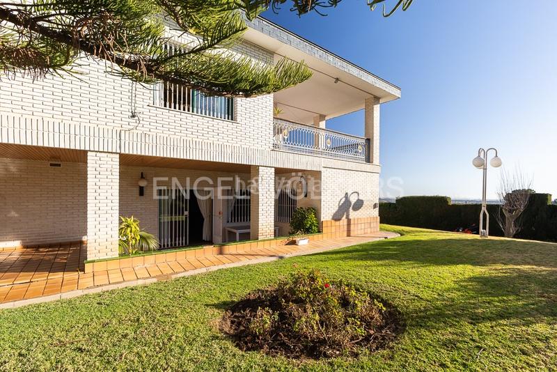 Foto df86595c-7838-493e-8eb8-5922ee76e8a1. Location maison avec chauffage parking piscine dans Torrent