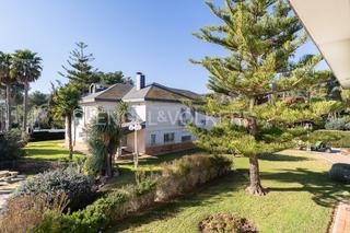 Rent House in Cumbres de Calicanto. Magnífica casa en calicanto
